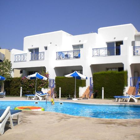 Blue Oasis Gardens Lägenhet Limassol Exteriör bild