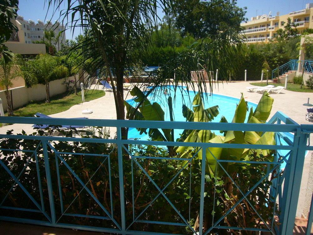 Blue Oasis Gardens Lägenhet Limassol Exteriör bild
